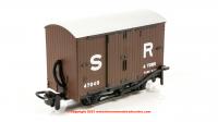 GR-221E Peco Box Wagon number 47040 in SR Brown Livery